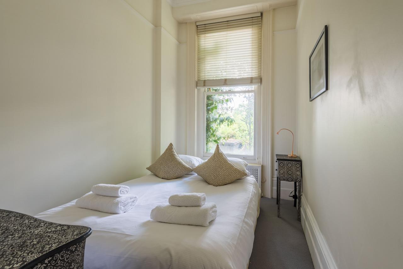 Lovely Chelsea Home Near The Thames By Underthedoormat 伦敦 外观 照片