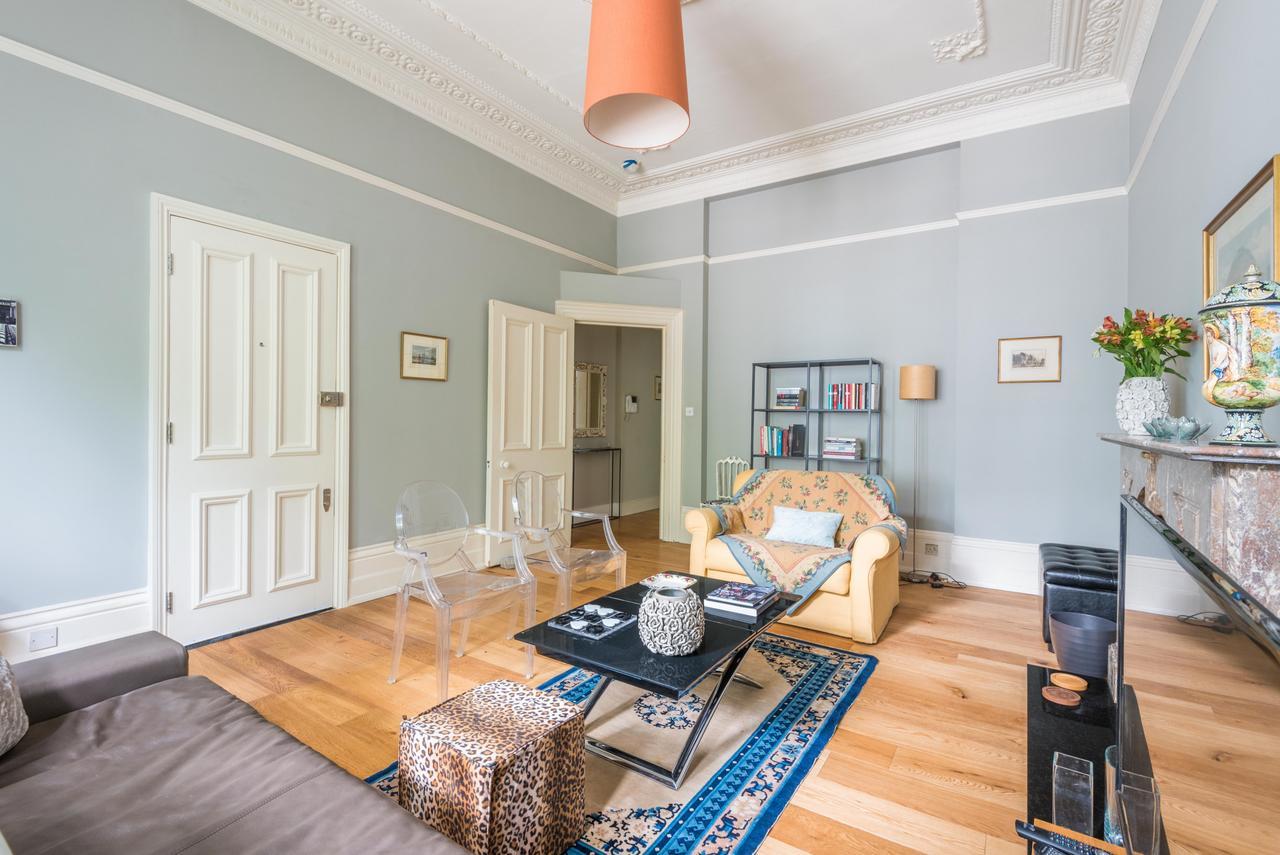 Lovely Chelsea Home Near The Thames By Underthedoormat 伦敦 外观 照片