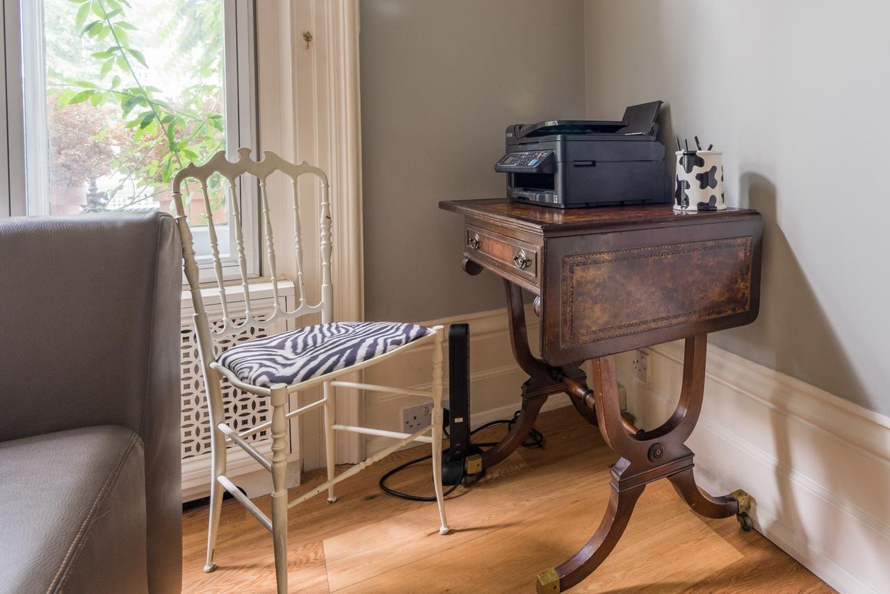 Lovely Chelsea Home Near The Thames By Underthedoormat 伦敦 外观 照片